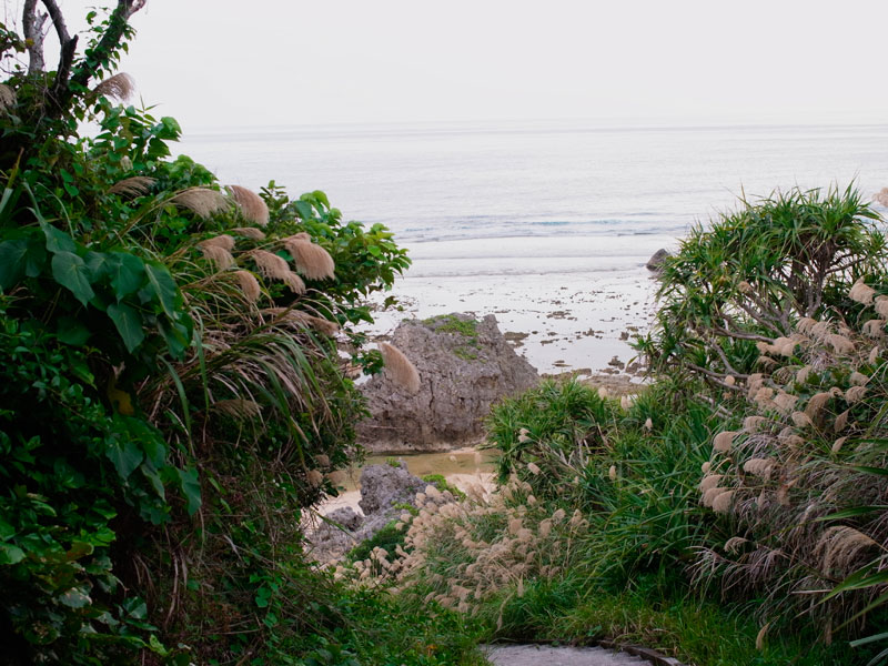 摩文仁の海岸（今日）