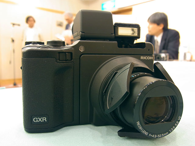 RICOH GXR P10(4.9-52.5/3.5-5.6)28-300mm相当