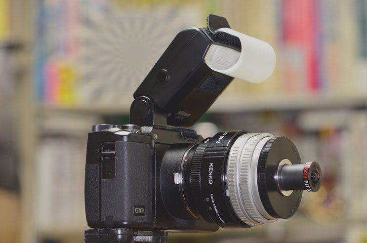 RICOH GXRに装着したGyorome845システム