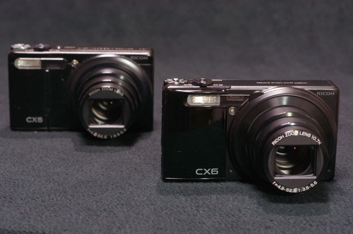 RICOH CX6(手前）とCX5