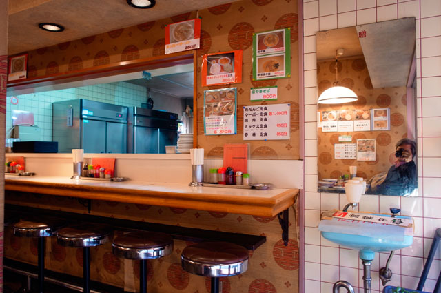 ラーメン店内