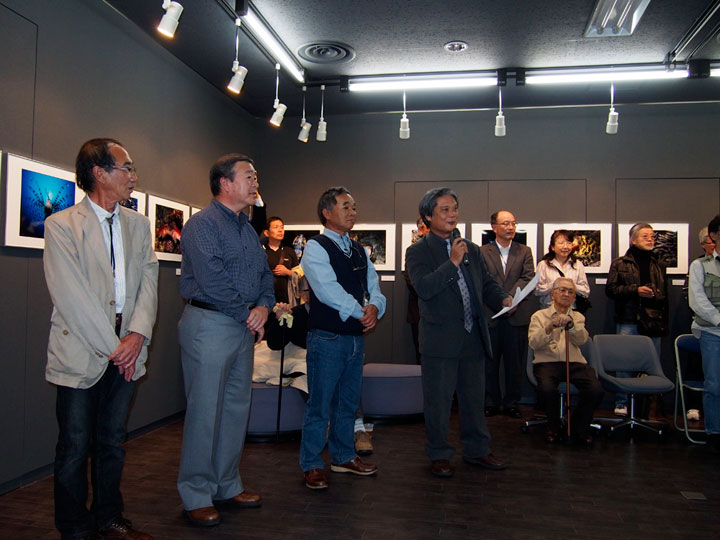 オープニングパーティ（高嶋清明氏撮影）