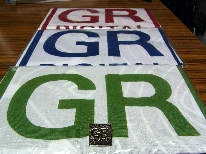 GR手拭いとGRピンバッジ