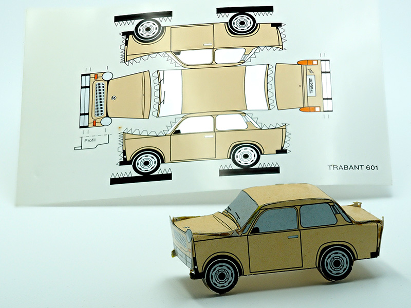 トラバント　ペーパークラフト