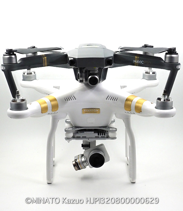DJI Phantom3 Pro（下）とMavic Pro