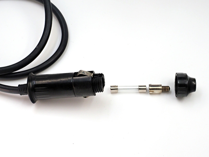 ソケットヒューズ