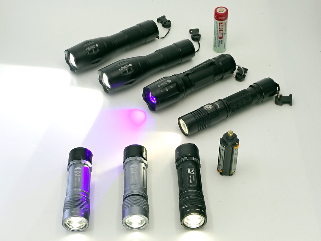 LEDライト（新旧夜間行動用）