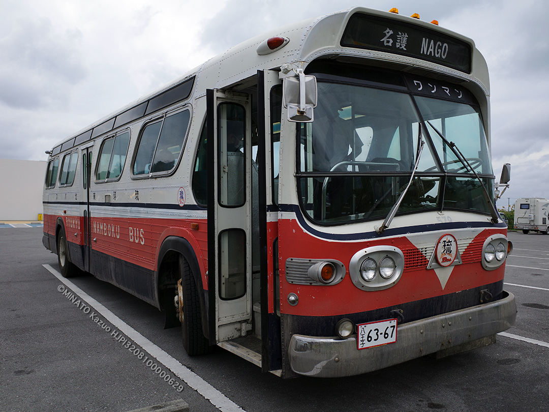 左ハンドルバス