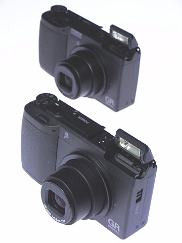 Ricoh GR Digital II(手前)とGR Digital Ricoh GR Digital II(手前)とGR Digital