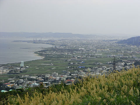 沖縄本島中部より南部を望む 沖縄本島中部より南部を望む