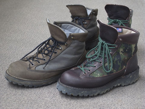 ダナーライト2000年モデルと同カモ