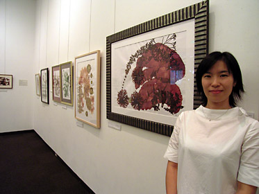 サガラナオミさんと海藻おしばアートの作品