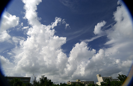 偏光フィルター越しの夏空 偏光フィルター越しの夏空